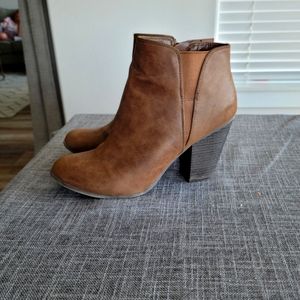 Brown leather ankle boots size 9